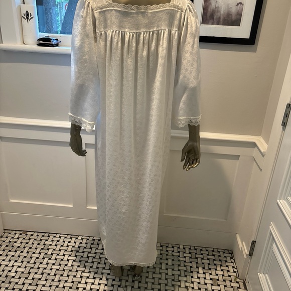 Christian Dior Lingerie NIGHTGOWN Lounging  Underwear Vintage White Size Medium - Picture 9 of 10